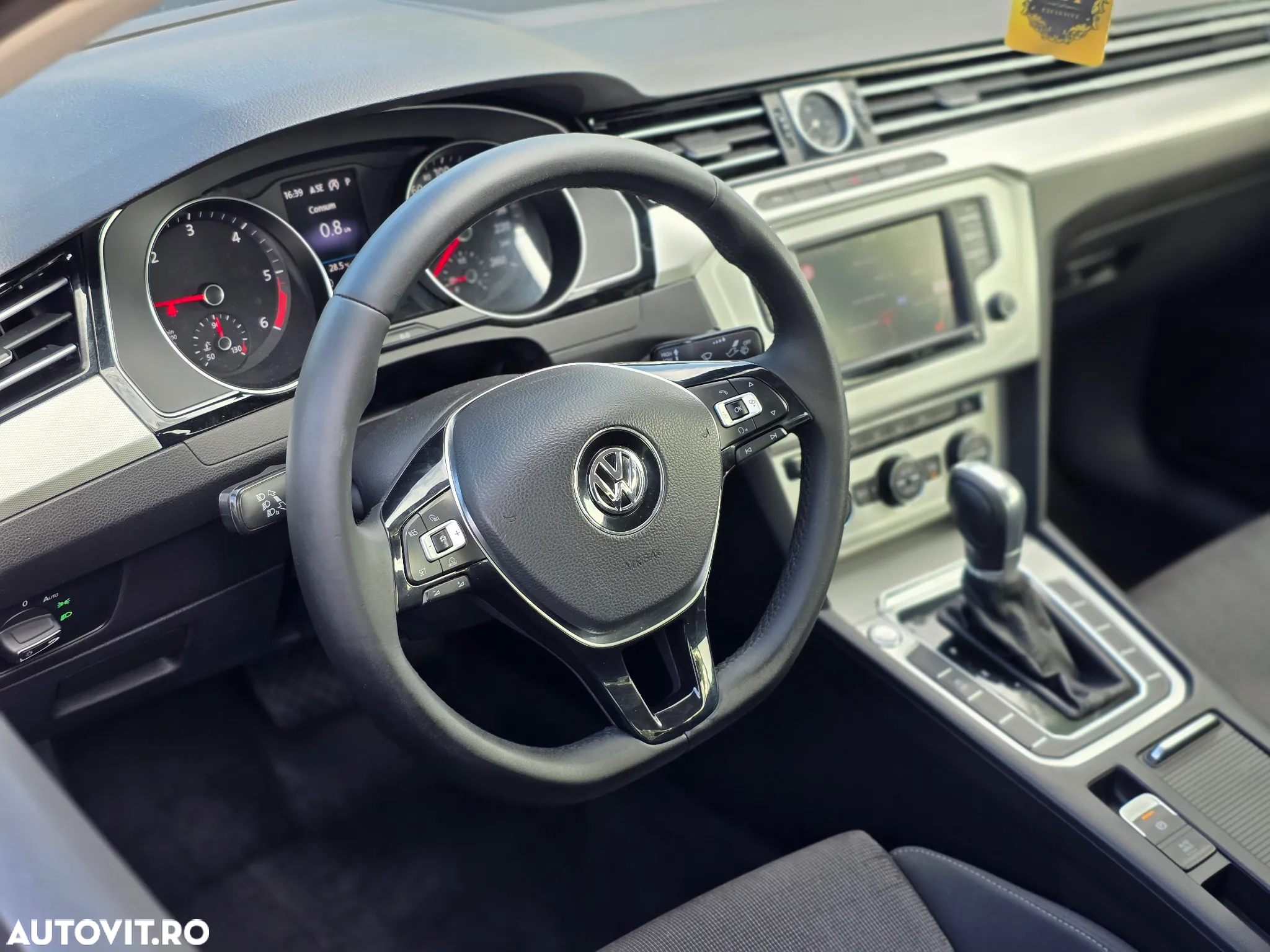 Volkswagen Passat 1.6 TDI (BlueMotion Technology) DSG Trendline - 9