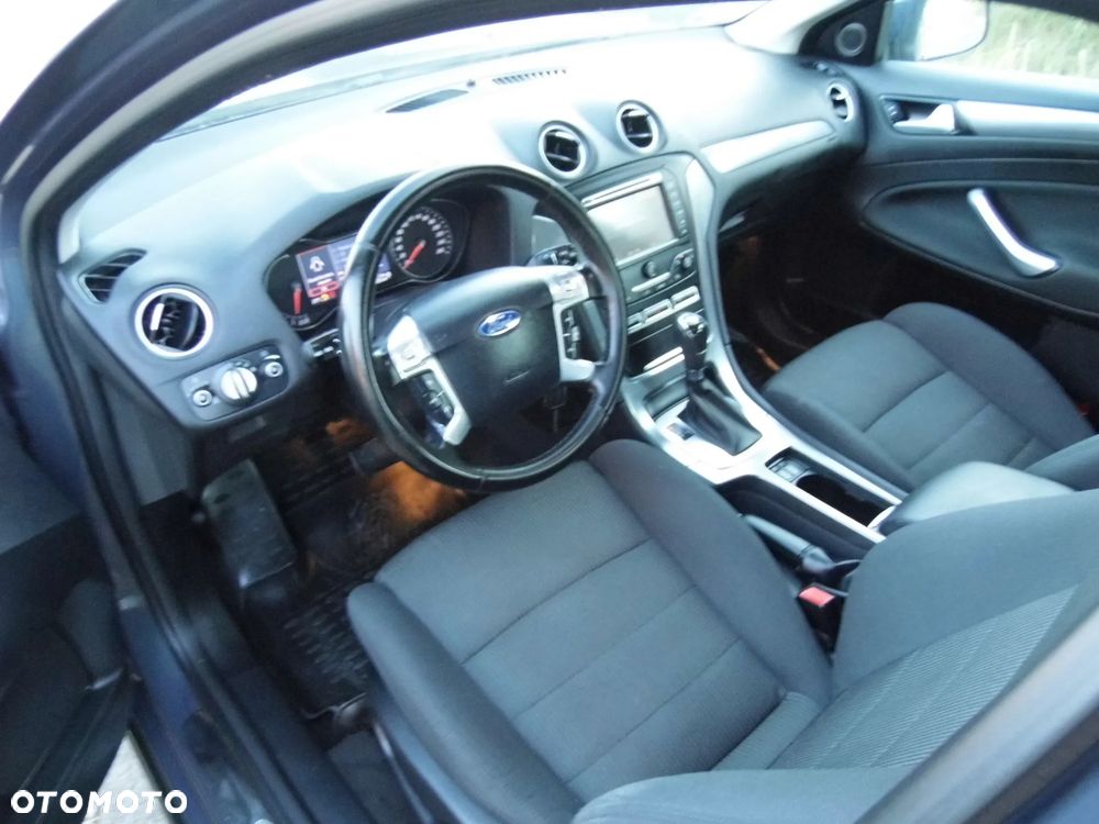 Ford Mondeo 2.0 T Ghia MPS6 - 18