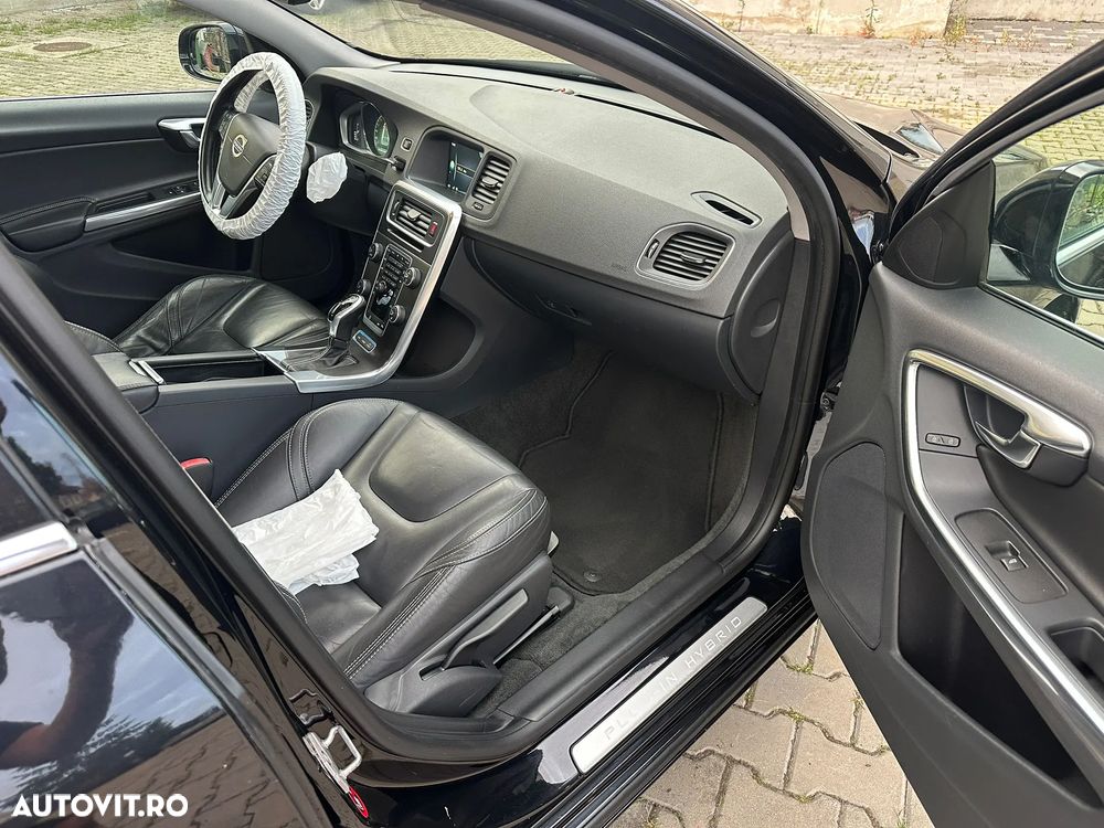 Volvo V60 D6 Plug-In-Hybrid AWD Geartronic Momentum - 6