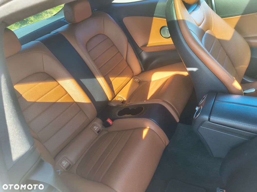 Mercedes-Benz Klasa C 300 7G-TRONIC AMG Line - 14