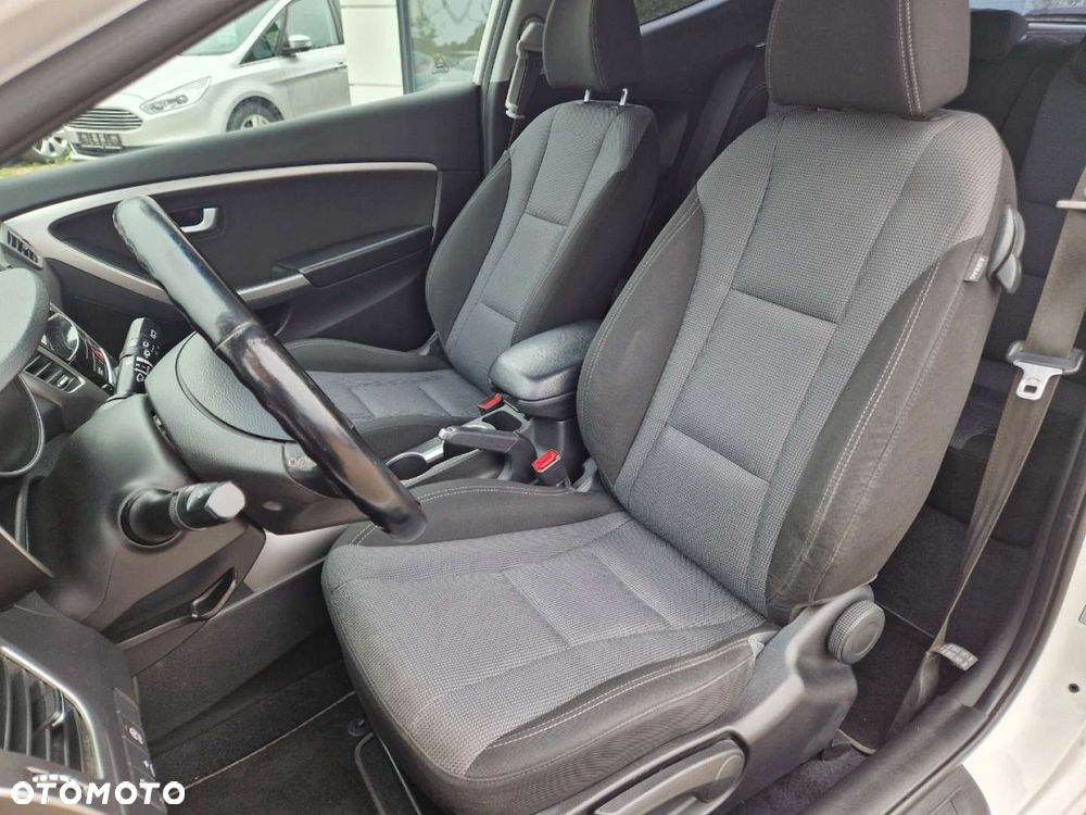 Hyundai i30 1.6 GDI Style - 10