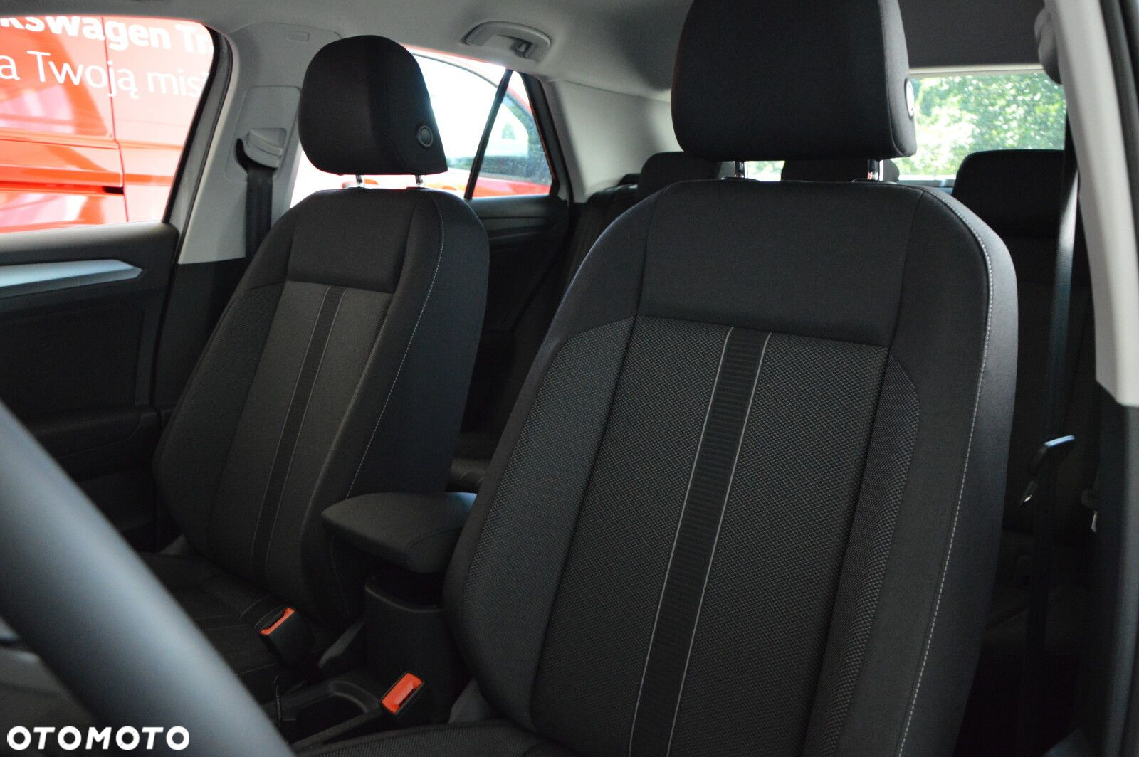 Volkswagen T-Roc - 9