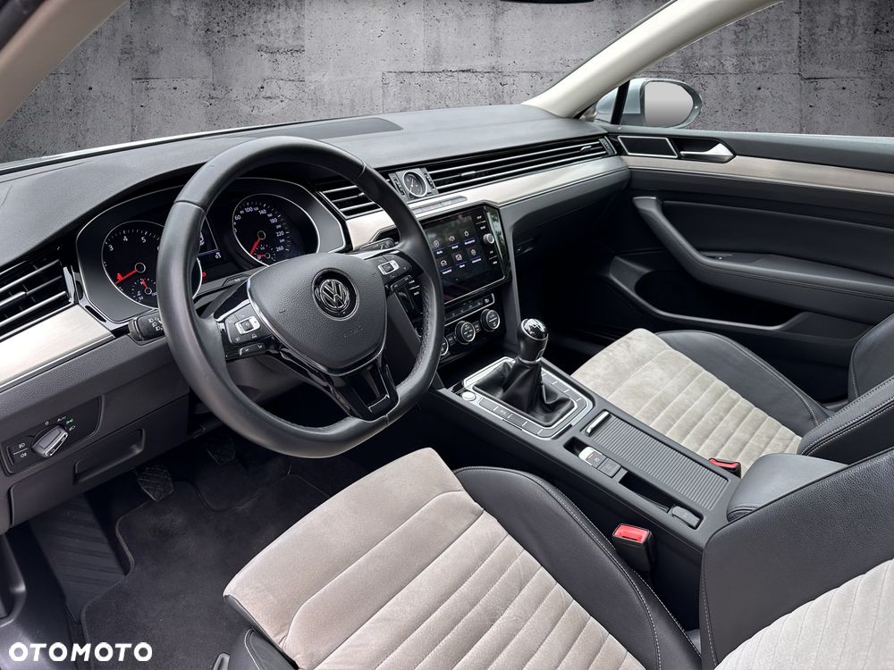Volkswagen Passat Variant 1.4 TSI ACT (BlueMotion Technology) Highline - 11