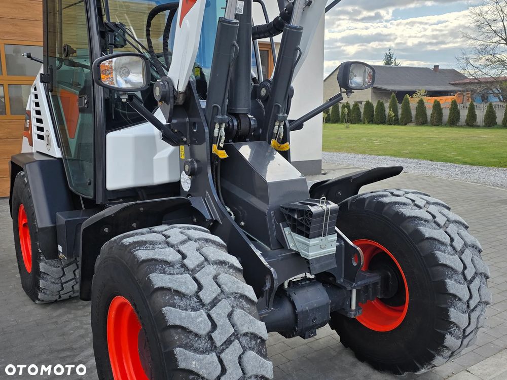 Bobcat Bobcat Ładowarka kołowa Bobcat L 85 jak nowa sprowadzona z Niemiec zadbana łyżka widły serwisowana Cat kamera - 13