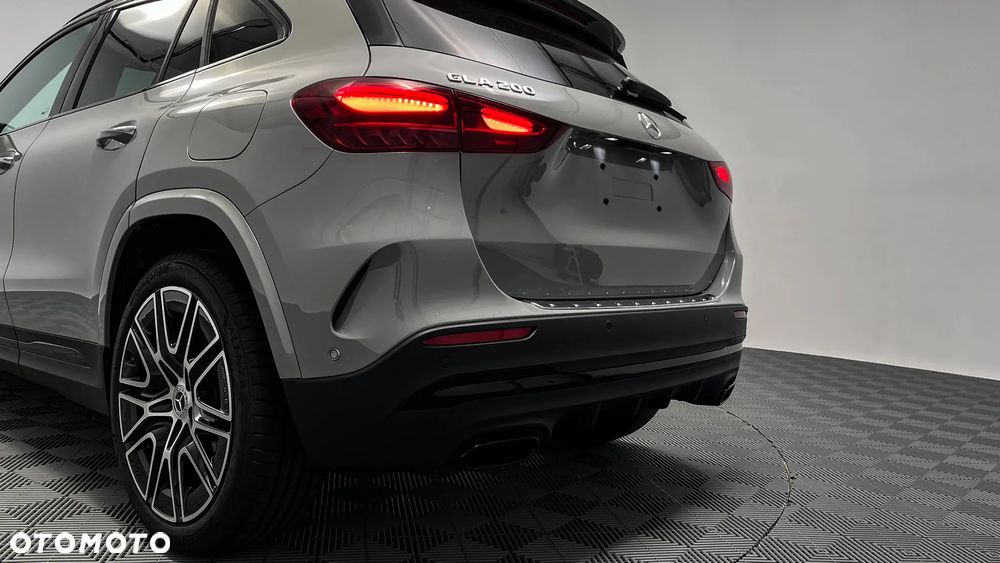 Mercedes-Benz GLA 200 mHEV AMG Line 7G-DCT - 10