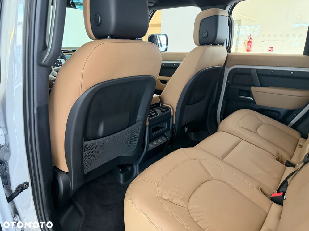 Land Rover Defender 3.0 D350 mHEV X-Dynamic HSE - 19