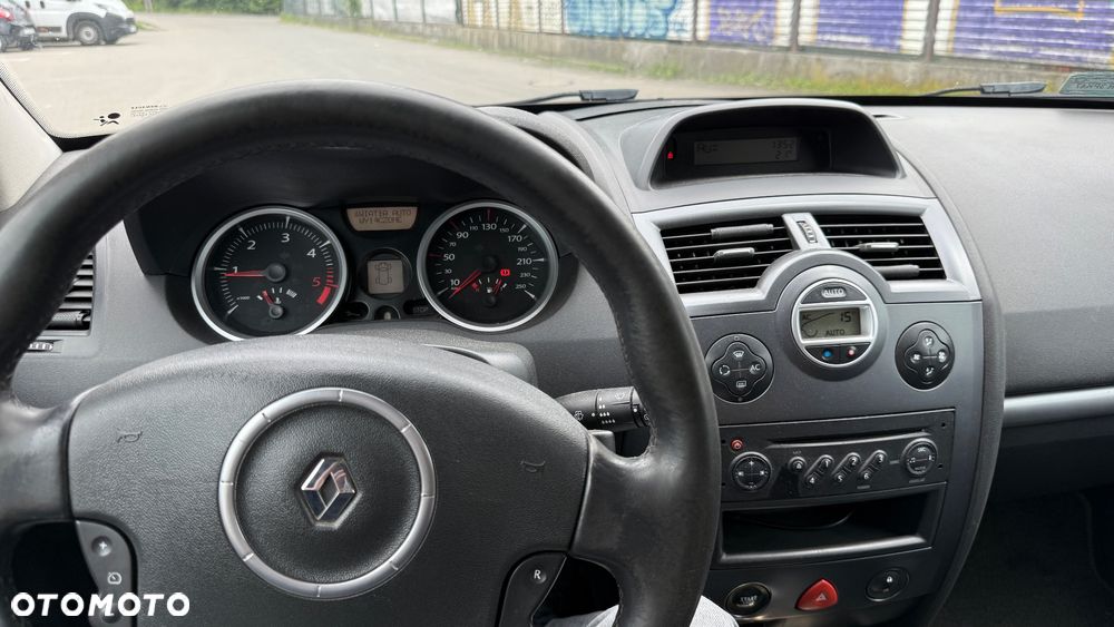 Renault Megane 2.0 dCi Privilege - 15
