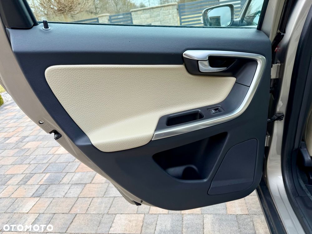Volvo XC 60 - 13