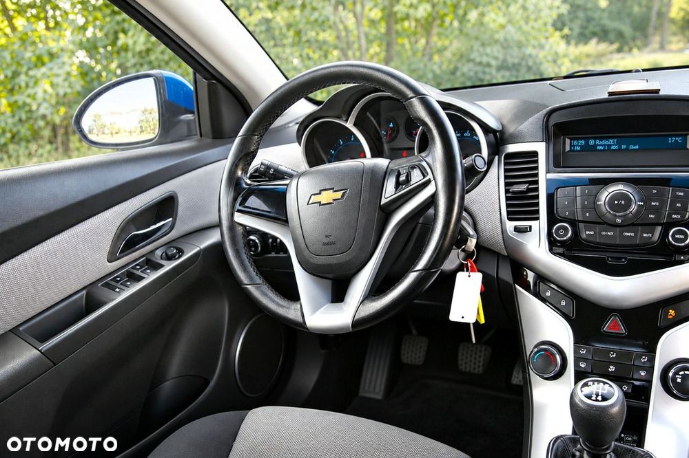 Chevrolet Cruze 1.6 LS - 12