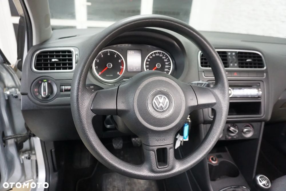 Volkswagen Polo 1.4 16V Comfortline - 20