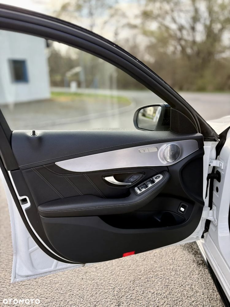 Mercedes-Benz Klasa C AMG 63 S AMG Speedshift MCT 9G - 16