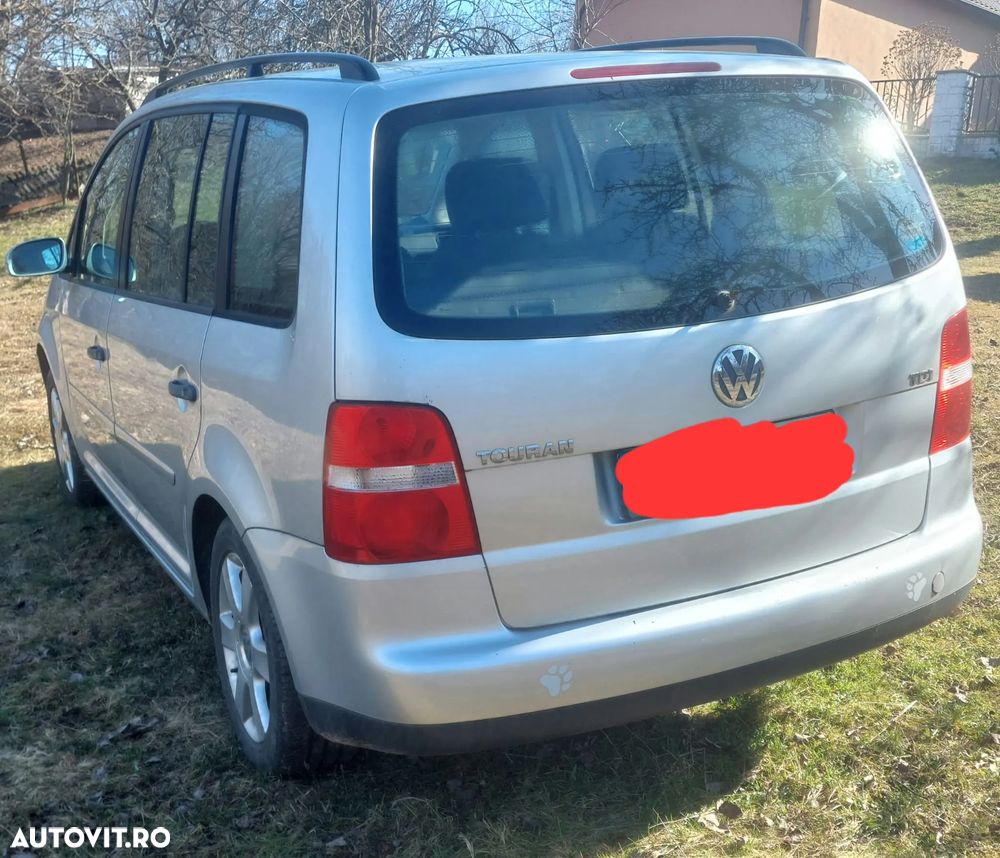 Volkswagen Touran - 1