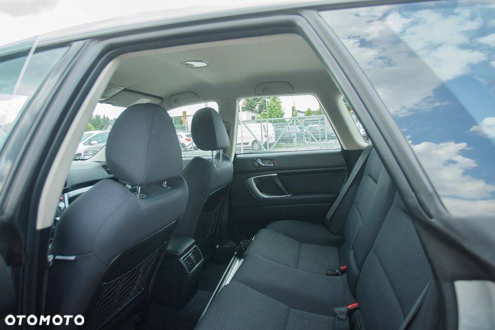 Subaru Legacy Kombi 3.0R Automatik - 29