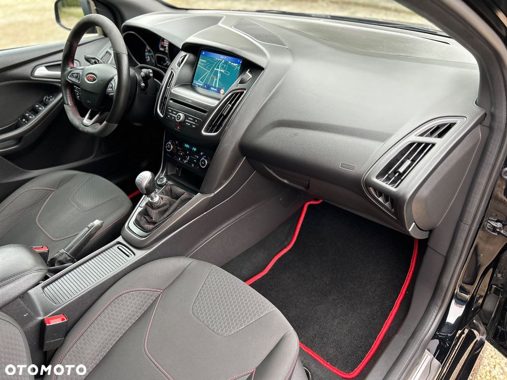 Ford Focus 1.5 EcoBoost ST-Line ASS - 18