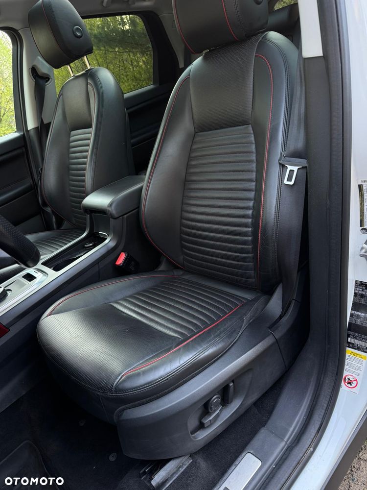 Land Rover Discovery Sport 2.0 Si4 HSE Luxury - 23