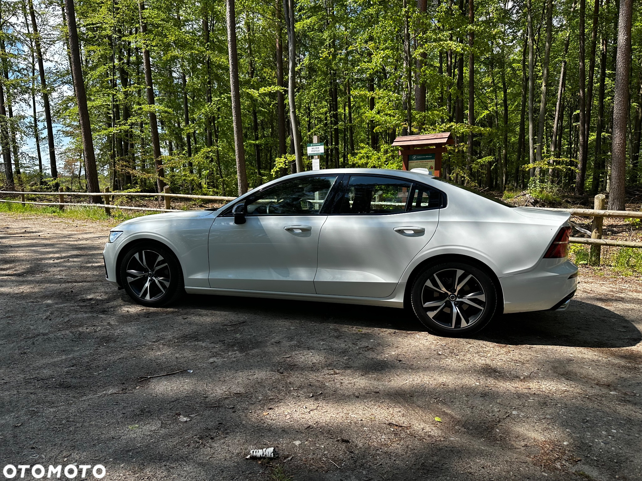 Volvo S60 B4 B R-Design - 2