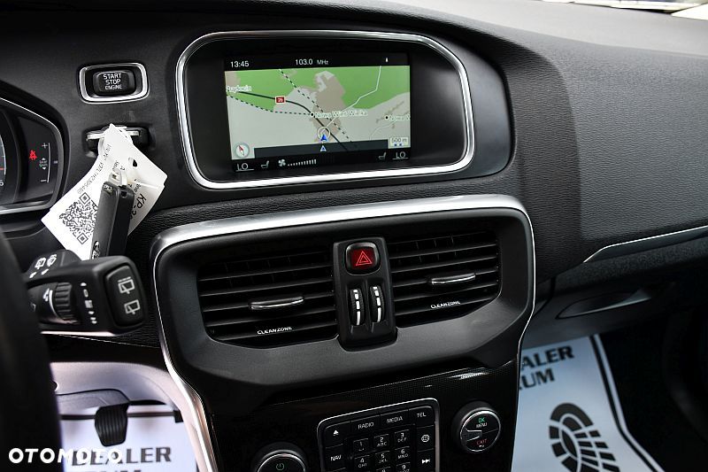 Volvo V40 T3 Momentum - 14