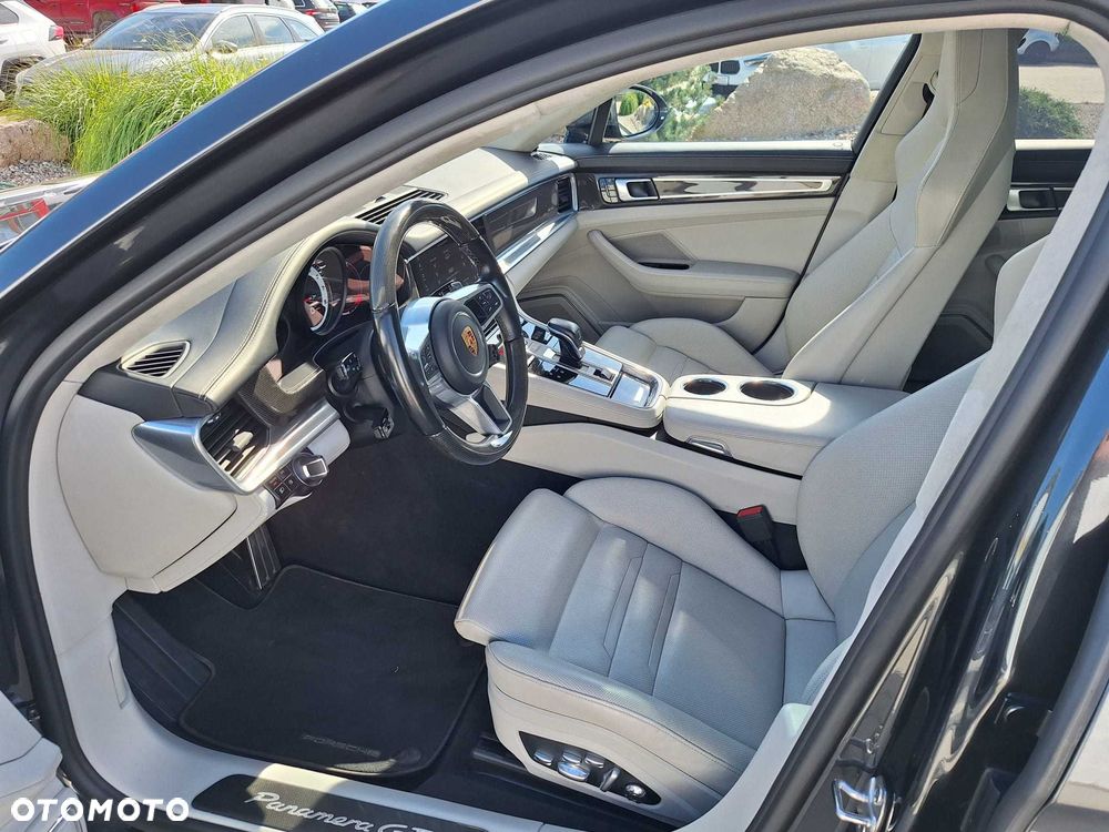 Porsche Panamera - 3