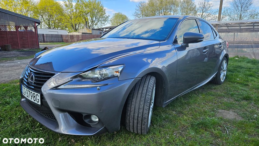 Lexus IS 300h Elegance - 4