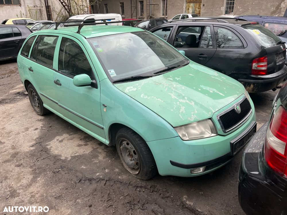 Dezmembrez Skoda Fabia 1 break verde 1,4 16v 2003