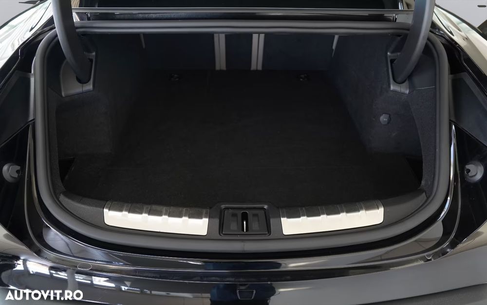 Porsche Taycan 4S - 13