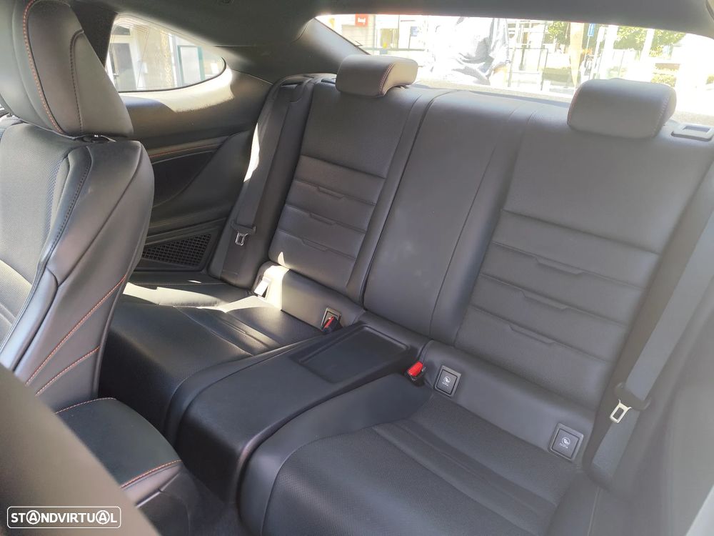 Lexus RC 300h Black Edition - 21