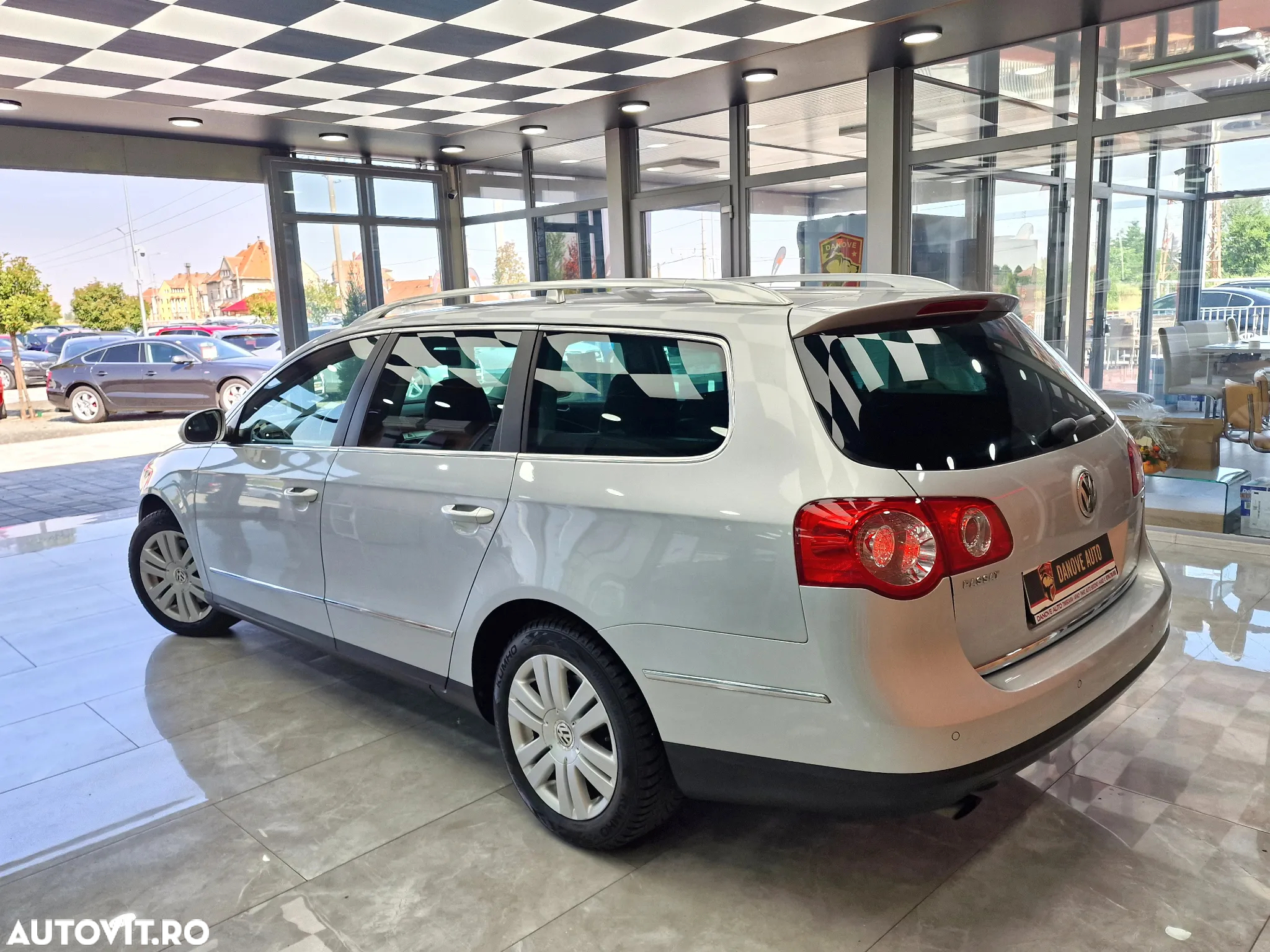 Volkswagen Passat - 10