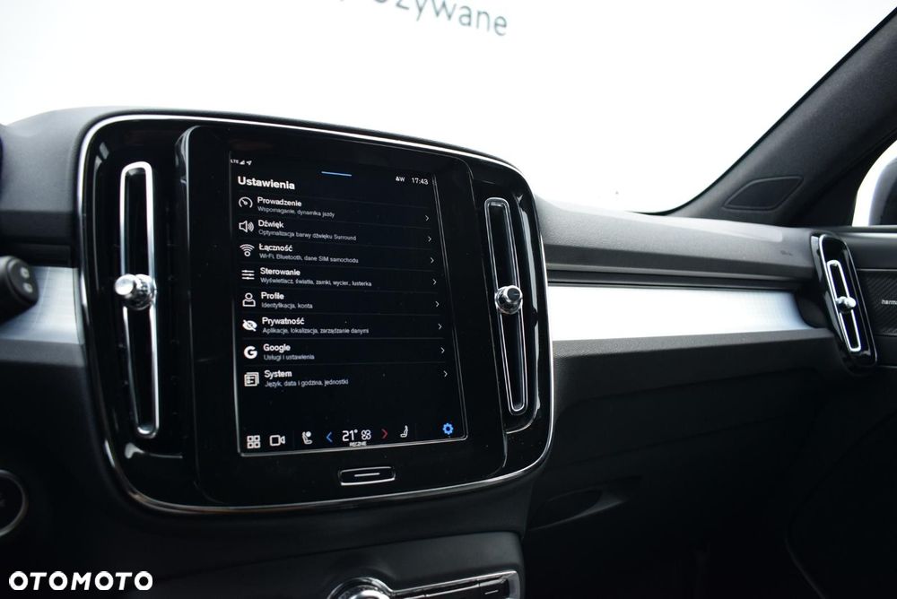 Volvo XC 40 - 25
