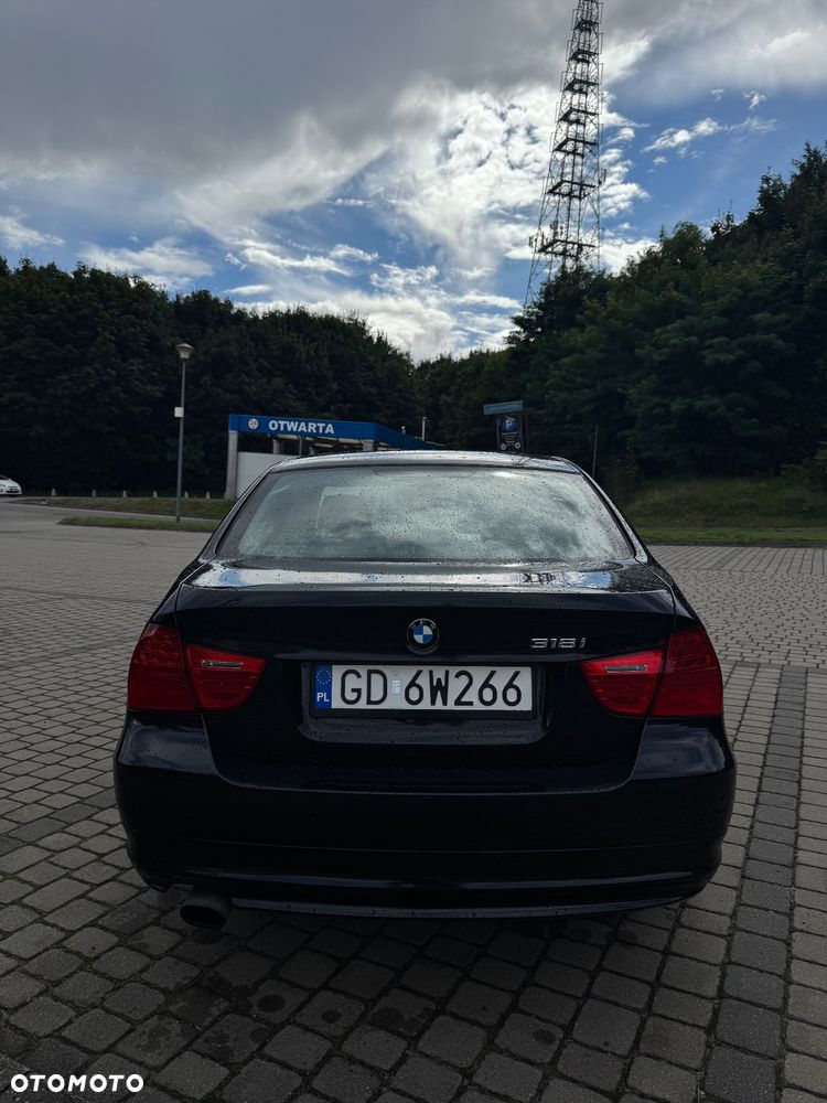 BMW Seria 3 318i - 3