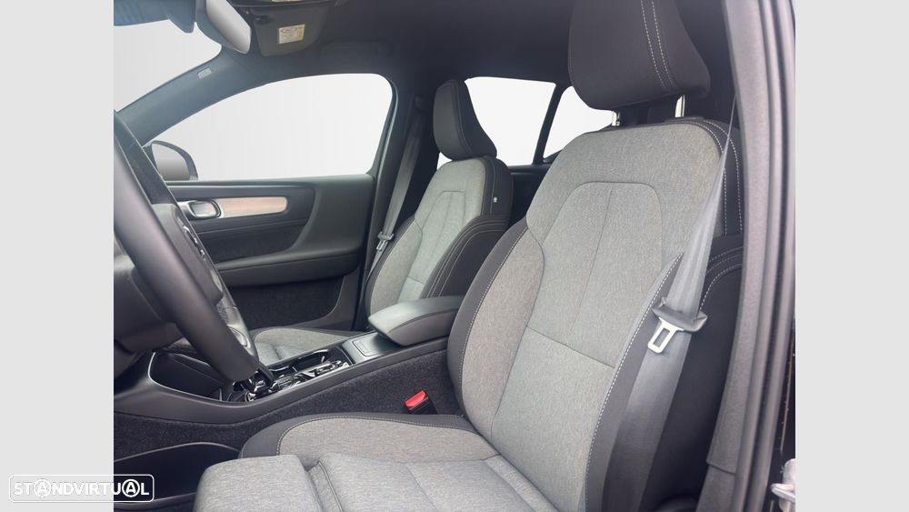 Volvo XC 40 2.0 B3 Black Edition - 12