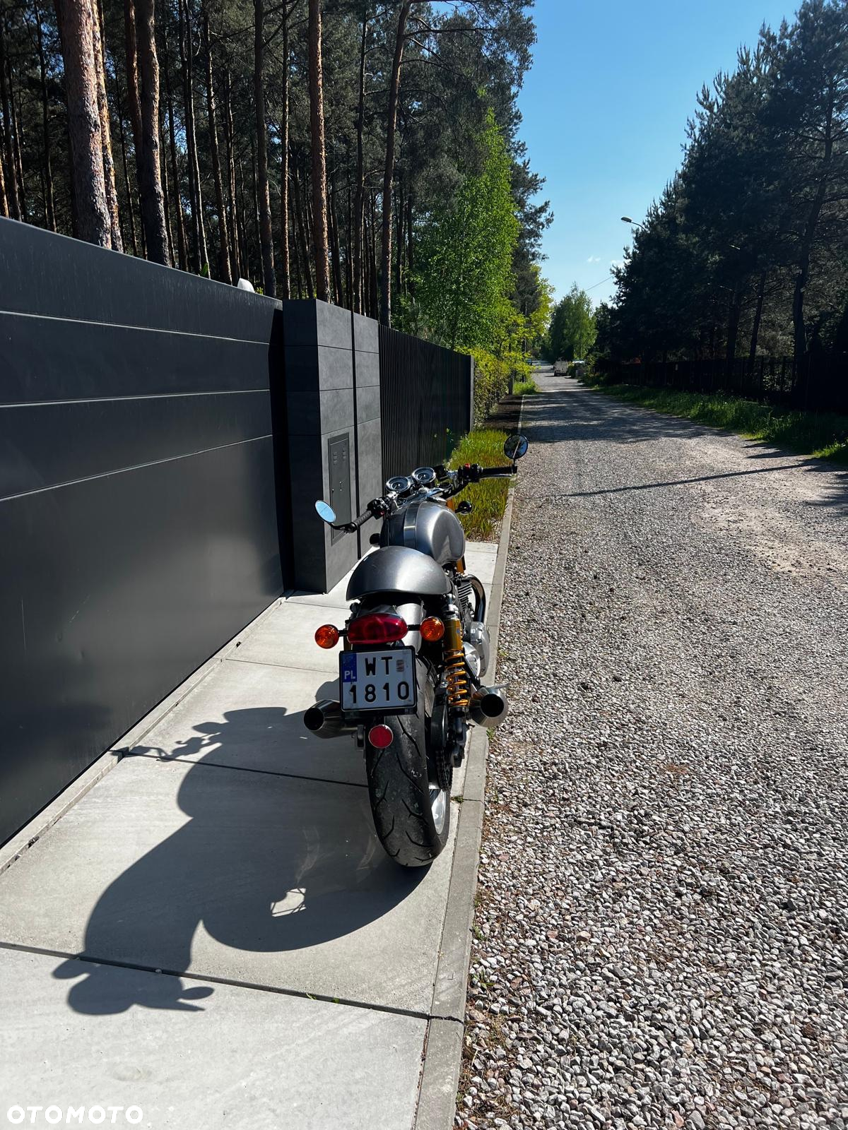Triumph Thruxton - 5