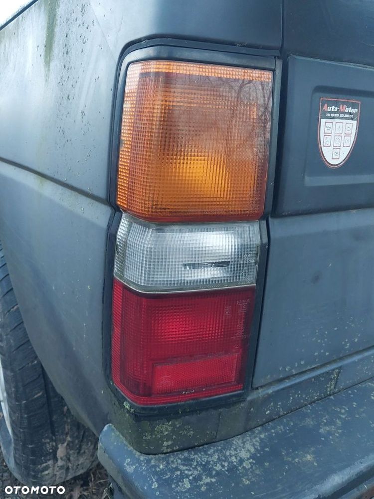 Lampa prawy tył prawa nissan terrano I