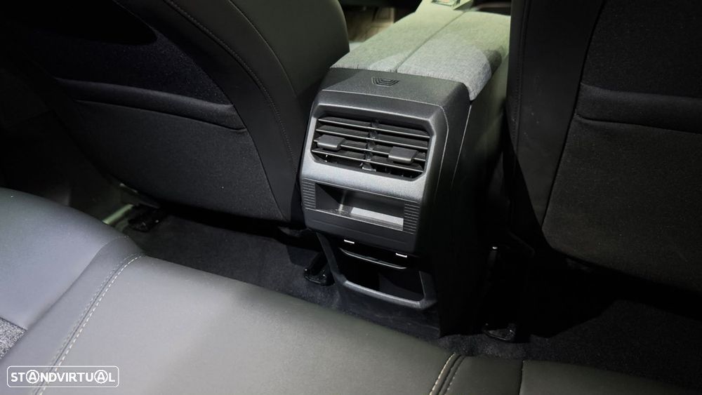 Peugeot E-3008 Allure - 44