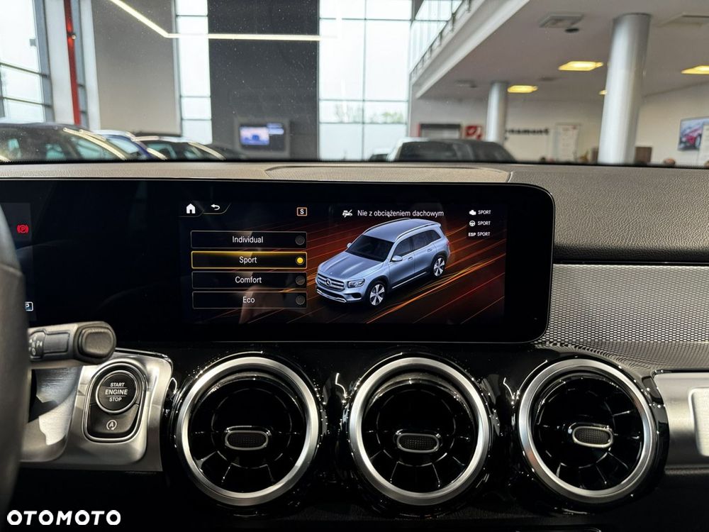 Mercedes-Benz GLB - 26