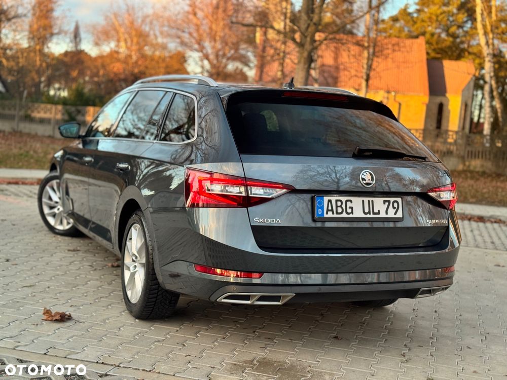 Skoda Superb 2.0 TDI DSG Premium Edition - 30