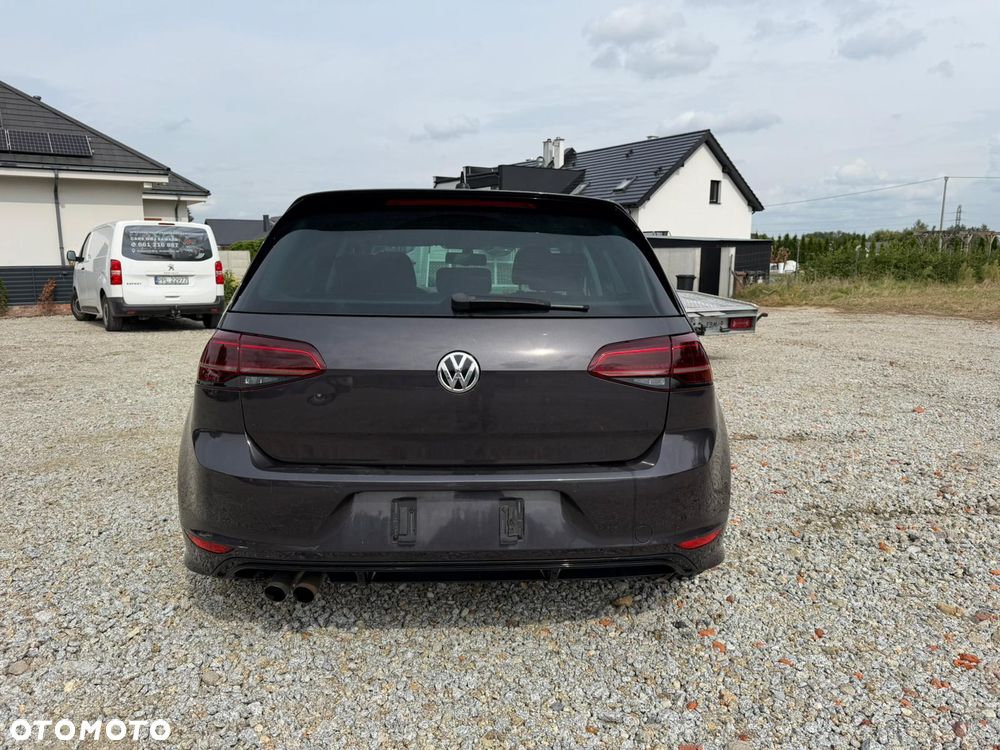 Volkswagen Golf - 6
