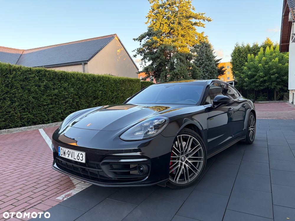 Porsche Panamera - 1