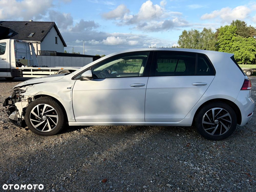 Volkswagen Golf - 2