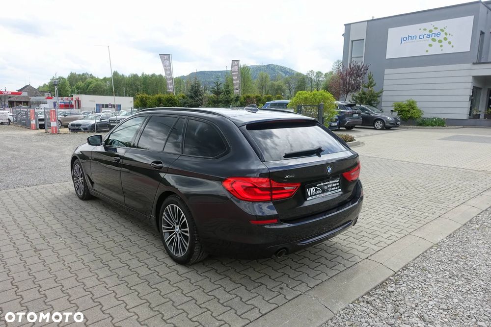 BMW Seria 5 520d xDrive Sport Line - 7