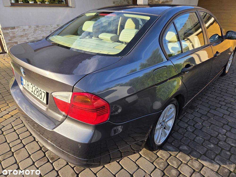 BMW Seria 3 320i - 9