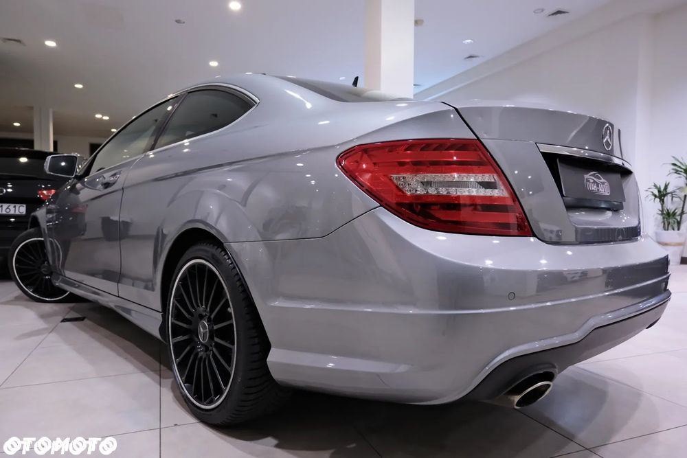 Mercedes-Benz Klasa C 220 CDI DPF Coupe (BlueEFFICIENCY) - 9