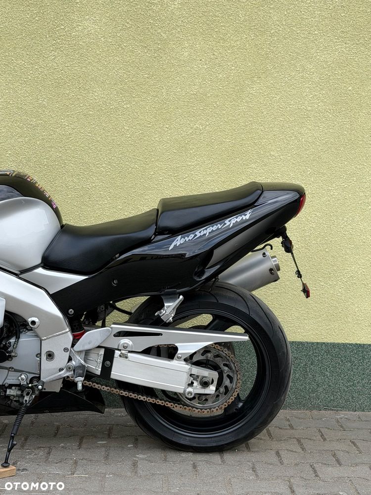 Yamaha Thunderace - 23