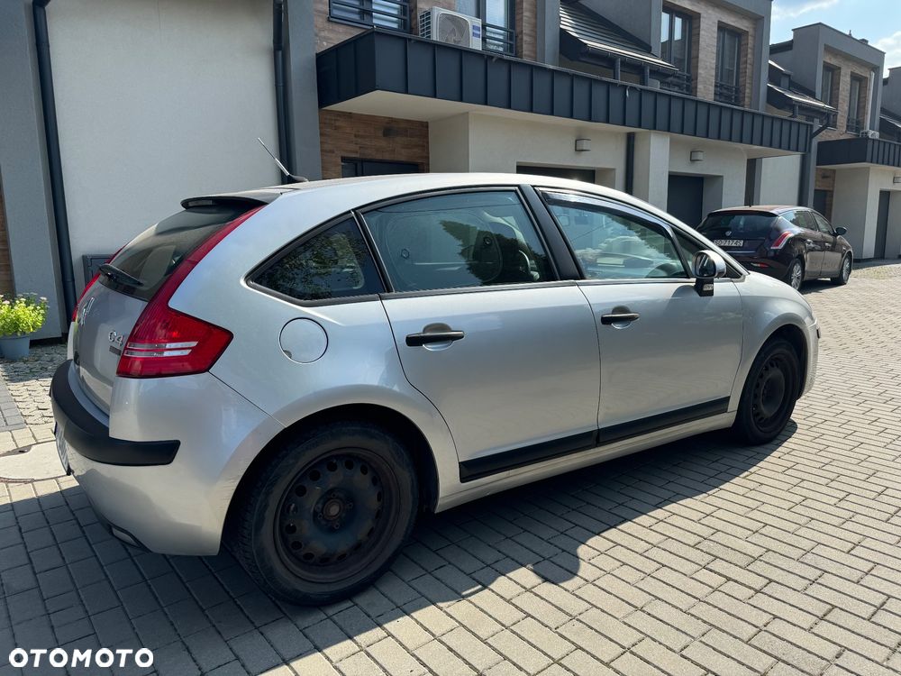 Citroën C4 1.4 16V Equilibre - 4
