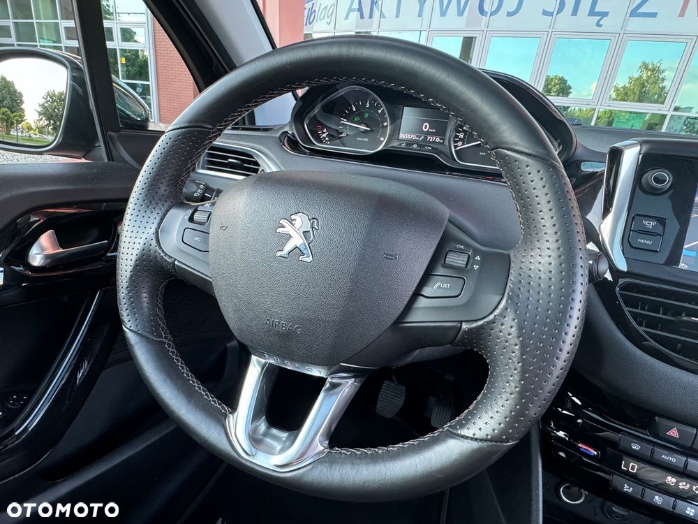 Peugeot 208 - 30
