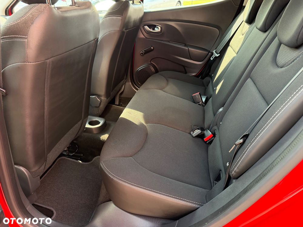 Renault Clio 1.2 16V 75 Life - 17