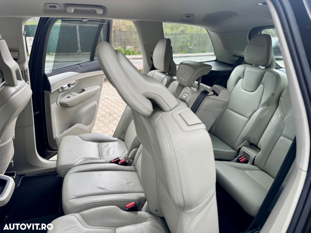 Volvo XC 90 D5 AWD Momentum - 11
