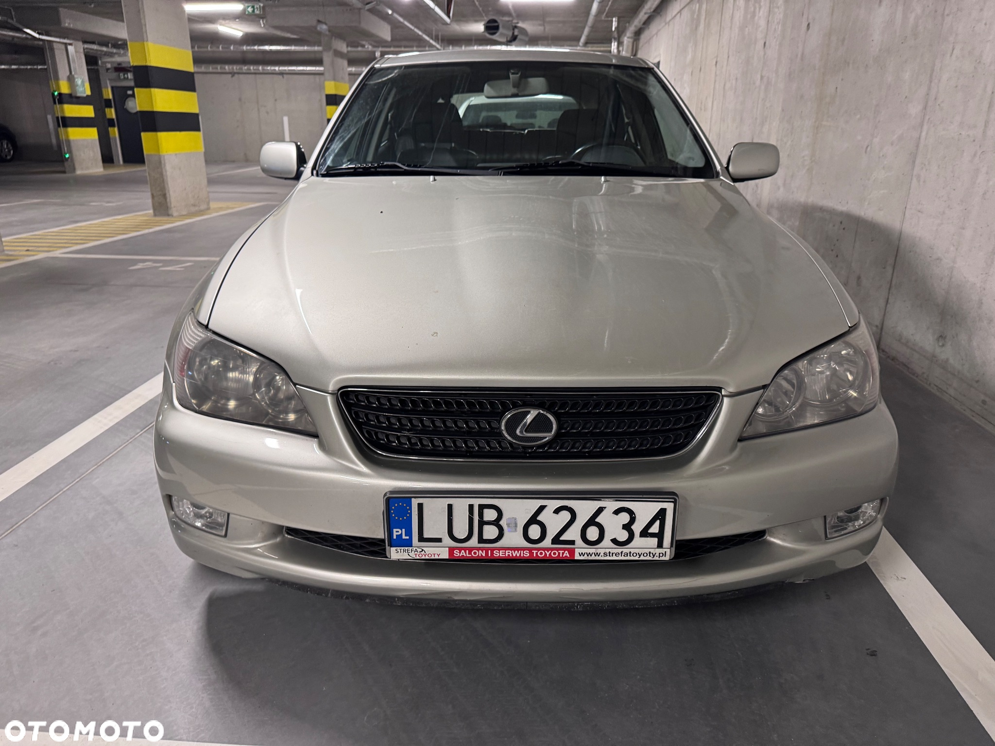 Lexus IS 200 SportCross - 25
