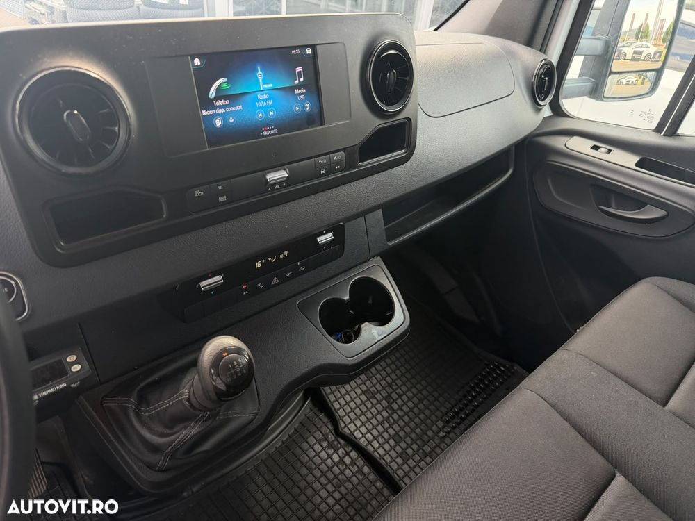 Mercedes-Benz SPRINTER - 15
