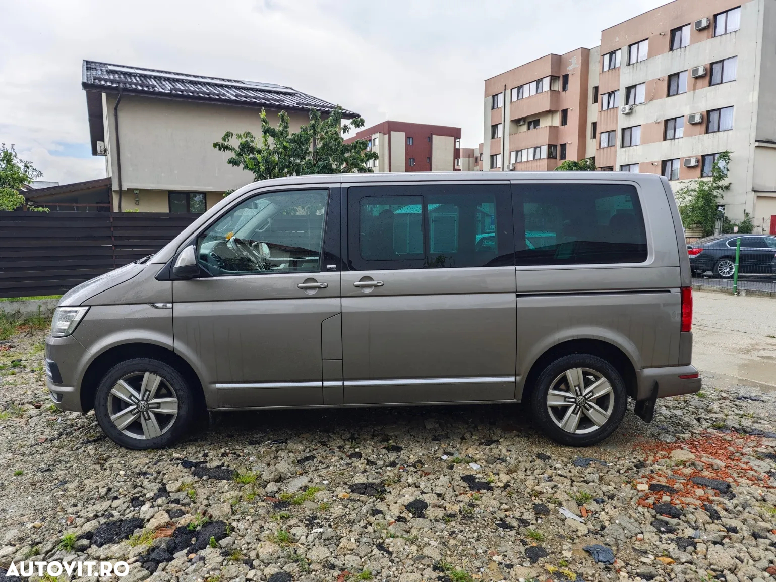 Volkswagen Multivan - 9