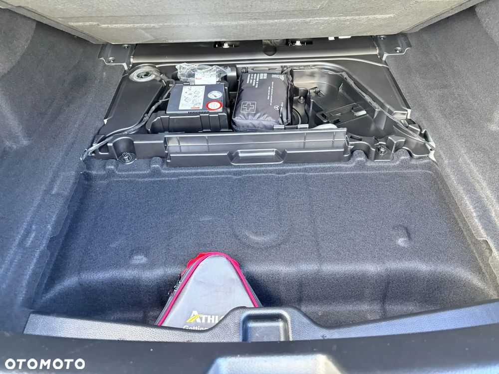 Mercedes-Benz CLA 200 AMG Line 7G-DCT - 38